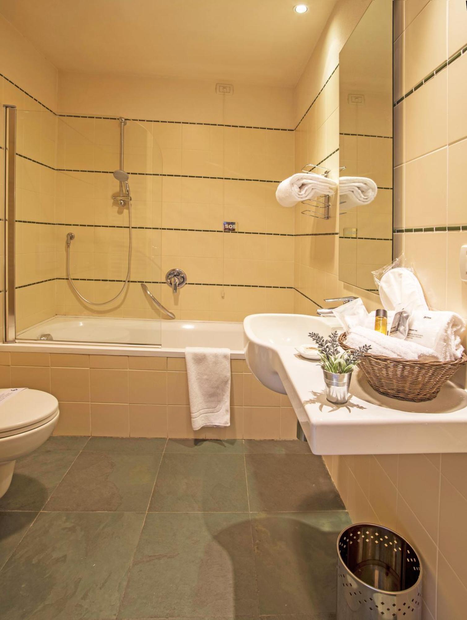 Hotel Antico Podere Propano Салуццо Экстерьер фото