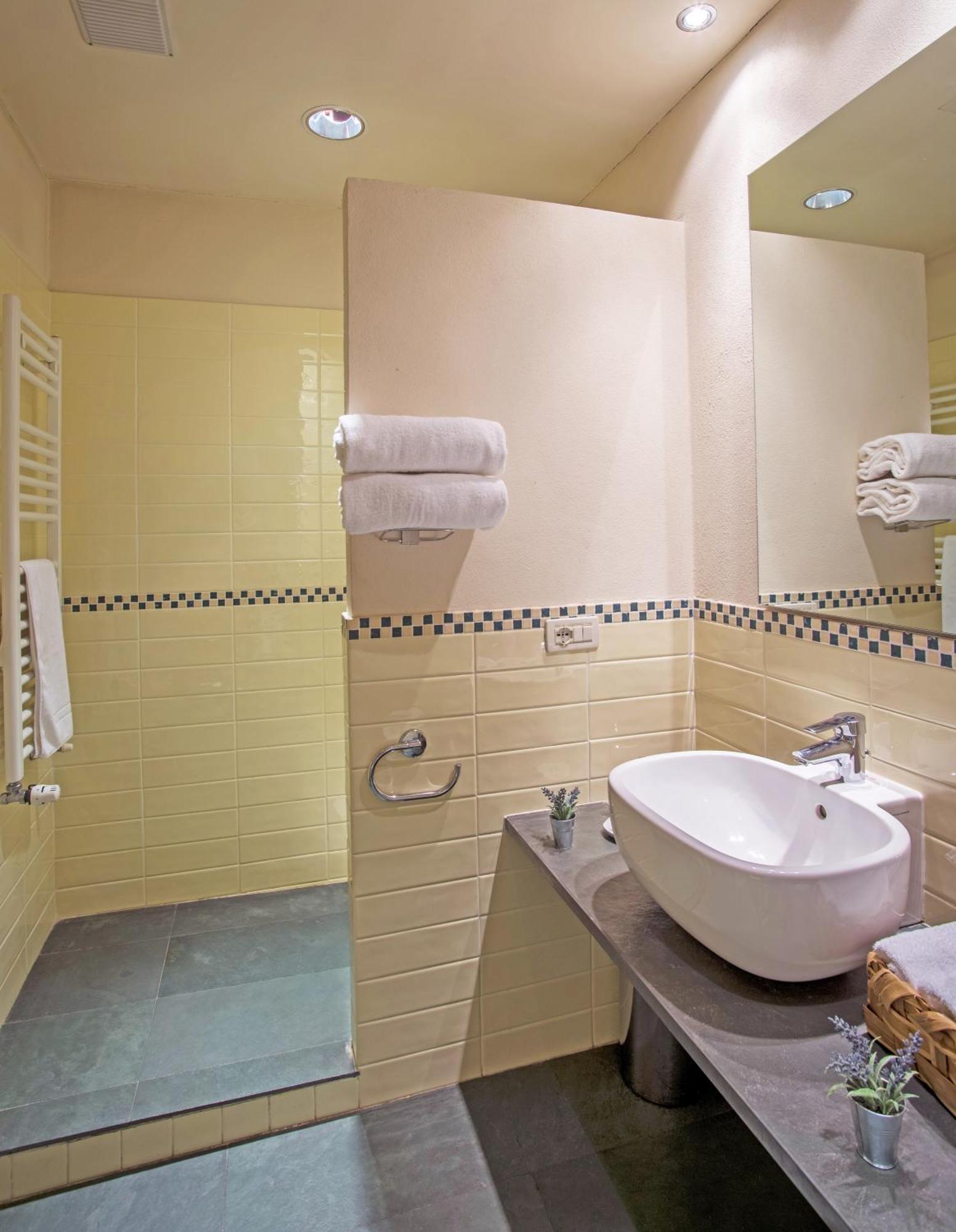 Hotel Antico Podere Propano Салуццо Экстерьер фото