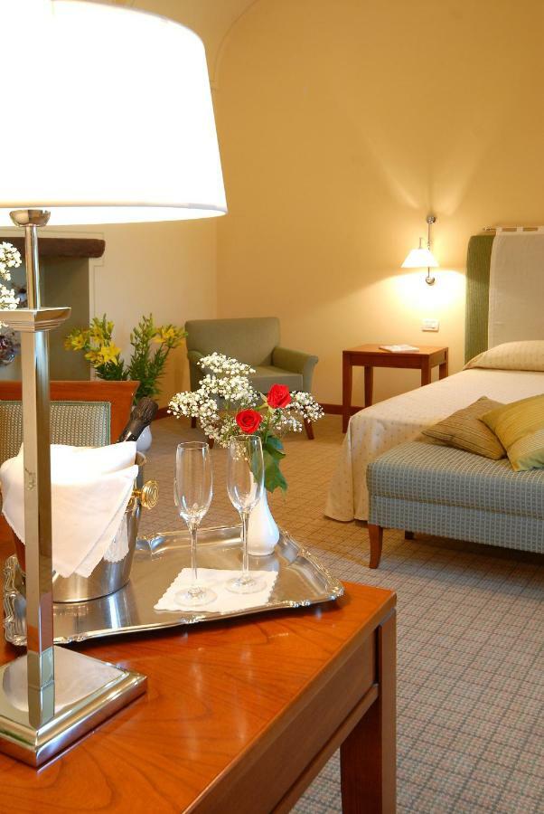 Hotel Antico Podere Propano Салуццо Экстерьер фото